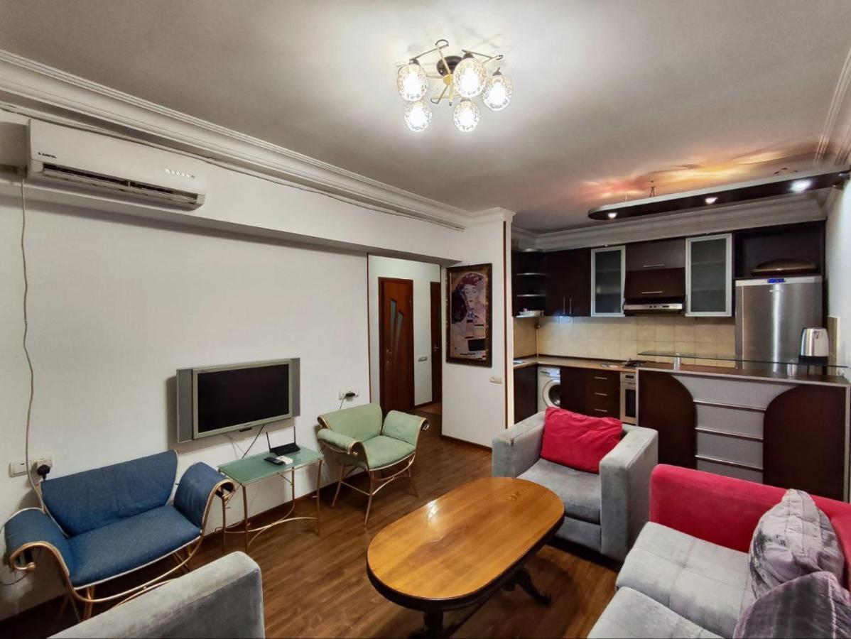 Hotel In Center Of Yerevan Exterior photo
