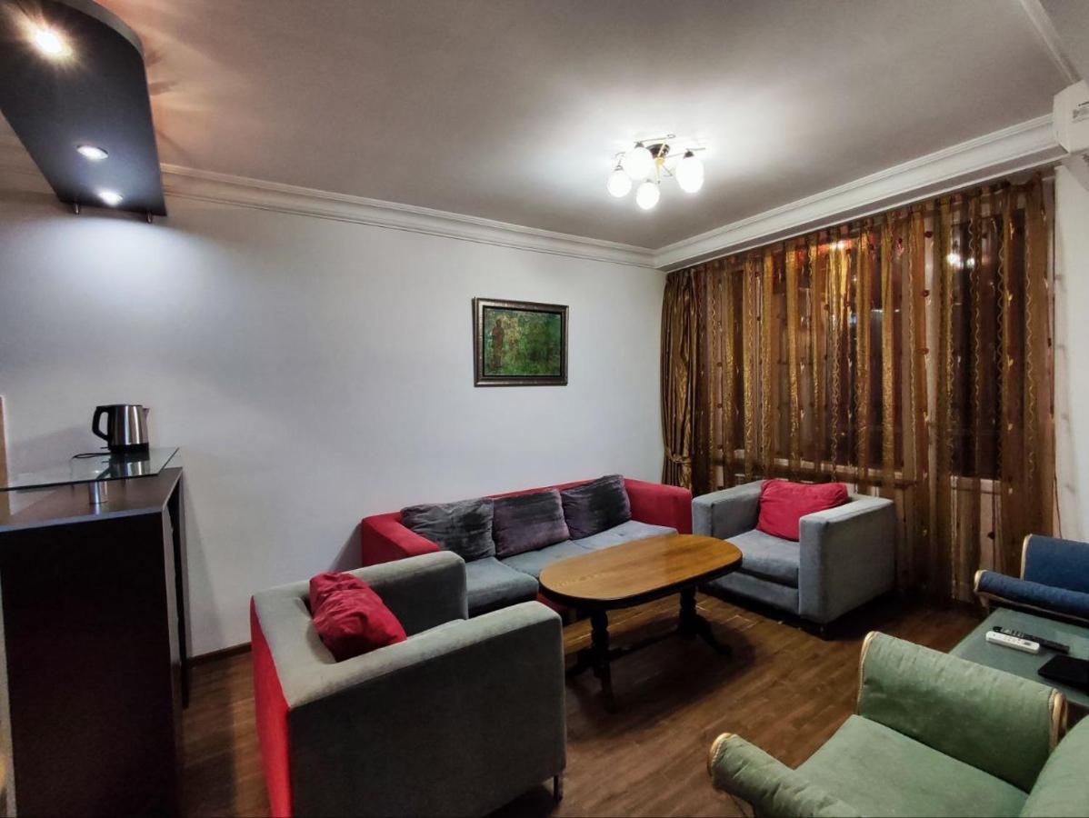 Hotel In Center Of Yerevan Exterior photo